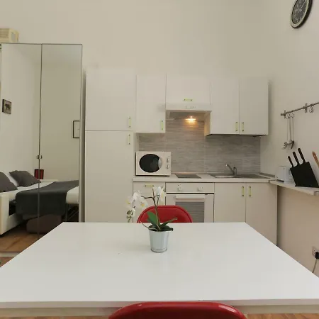 Apartment Lovely Studio Flat In Corso Buenos Aires Milan